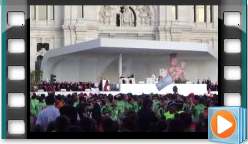 Pope Benedicto XVI talking in Cibeles (I) Pope Benedicto XVI talking in Cibeles (I)